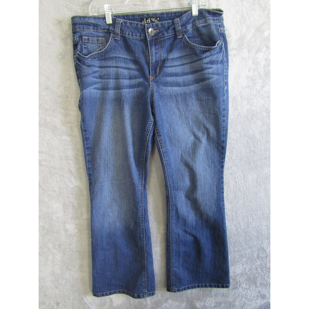 LEI Sophia Hipster Flare Jeans Medium Wash‎ Blue Denim Womens Size 17 Academia